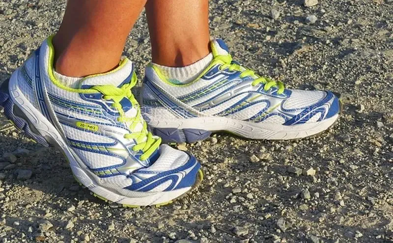 B—sports必一路畅科技2024 新款斐乐蕨草跑鞋：舒适、透气
、风格独具