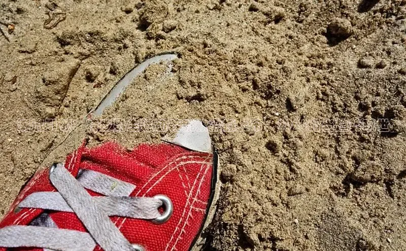 潮流引领：特步男生运动鞋新款震撼上市，2025时尚趋势现世